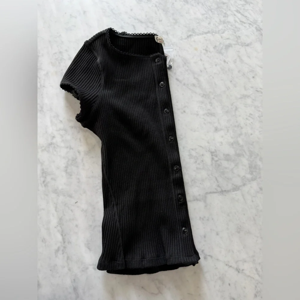 Free People Intimately Black Ribbed Mock Neck Snap Front Top L NWT - Picture 4 of 4